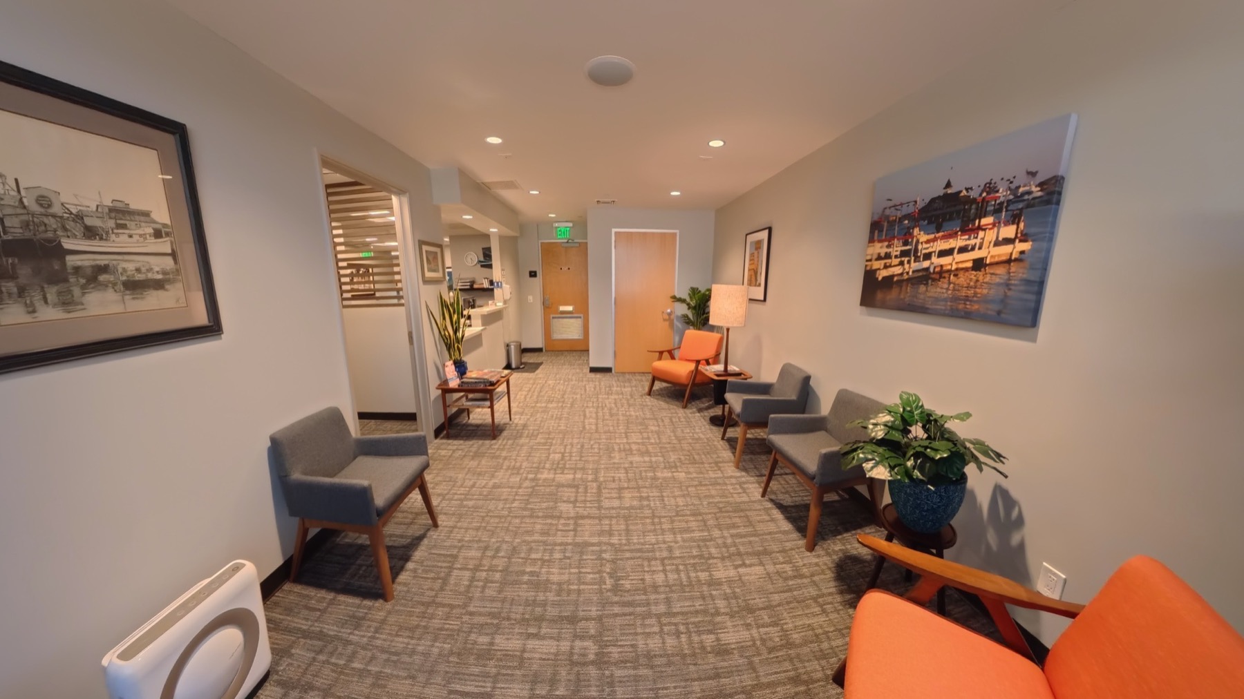 Welcoming reception and waiting area at Bruce Cairns, DDS, Inc.